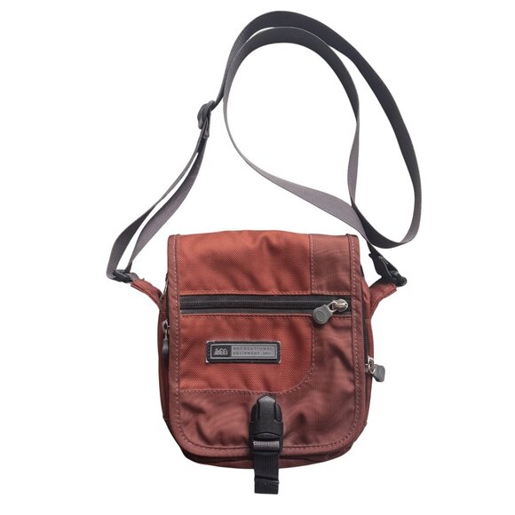 REI Adjustable Crossbody Bag Rust Red 8"x6.5" Lightweight Durable Nylon - Picture 1 of 12